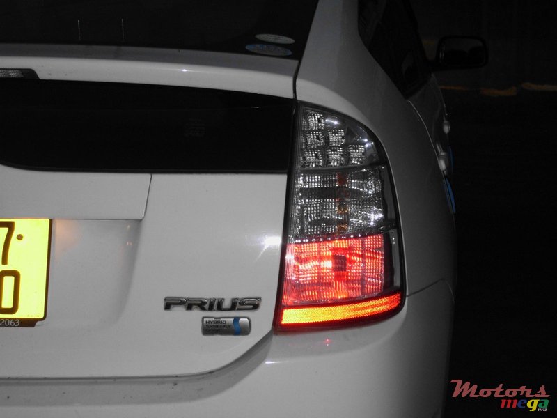 2010' Toyota Prius ORIGINAL condition photo #3