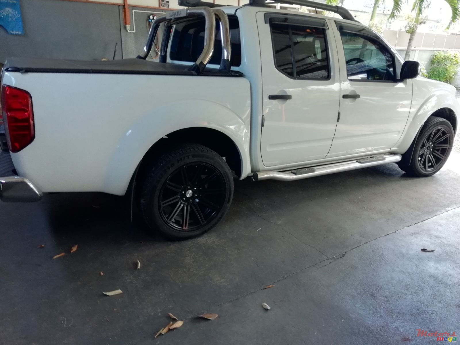 2011' Nissan Navara photo #6