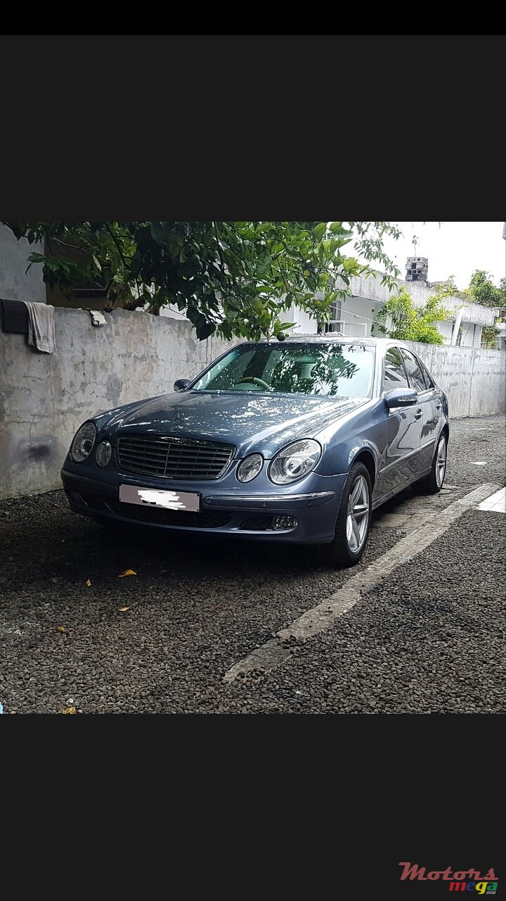 2002' Mercedes-Benz E-Class photo #1