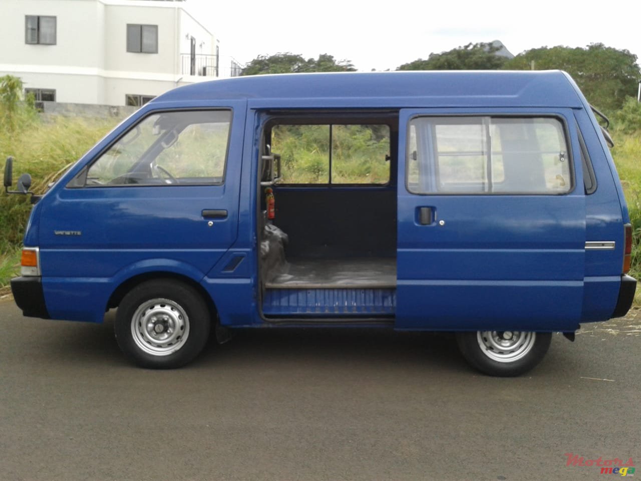 1991' Nissan Vanette cargo photo #7