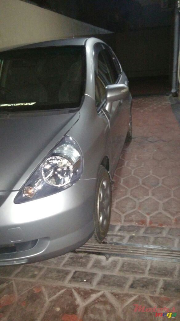 2007' Honda Fit photo #1