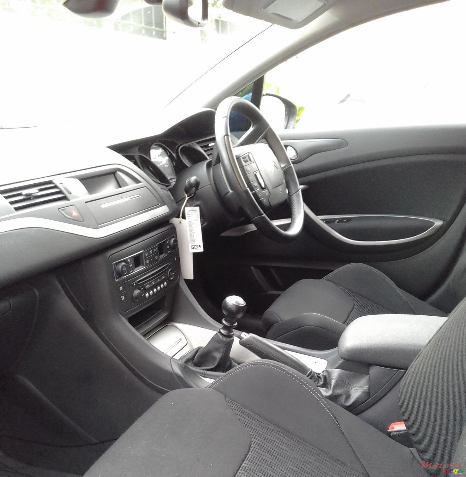 2012' Citroen C5 photo #3