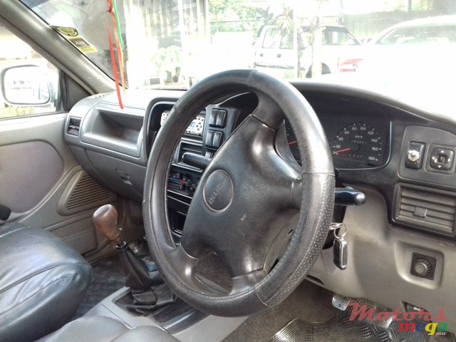1999' Isuzu 2*4 photo #6