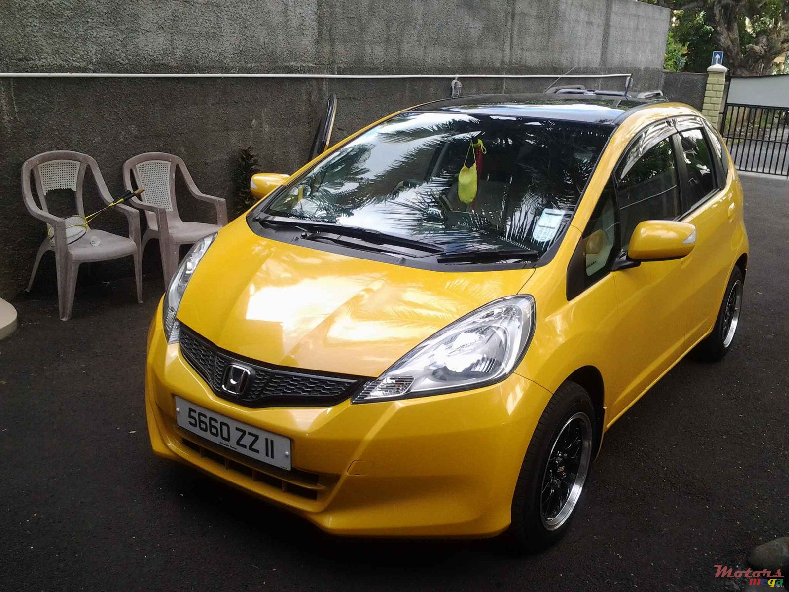 2011' Honda Fit photo #1