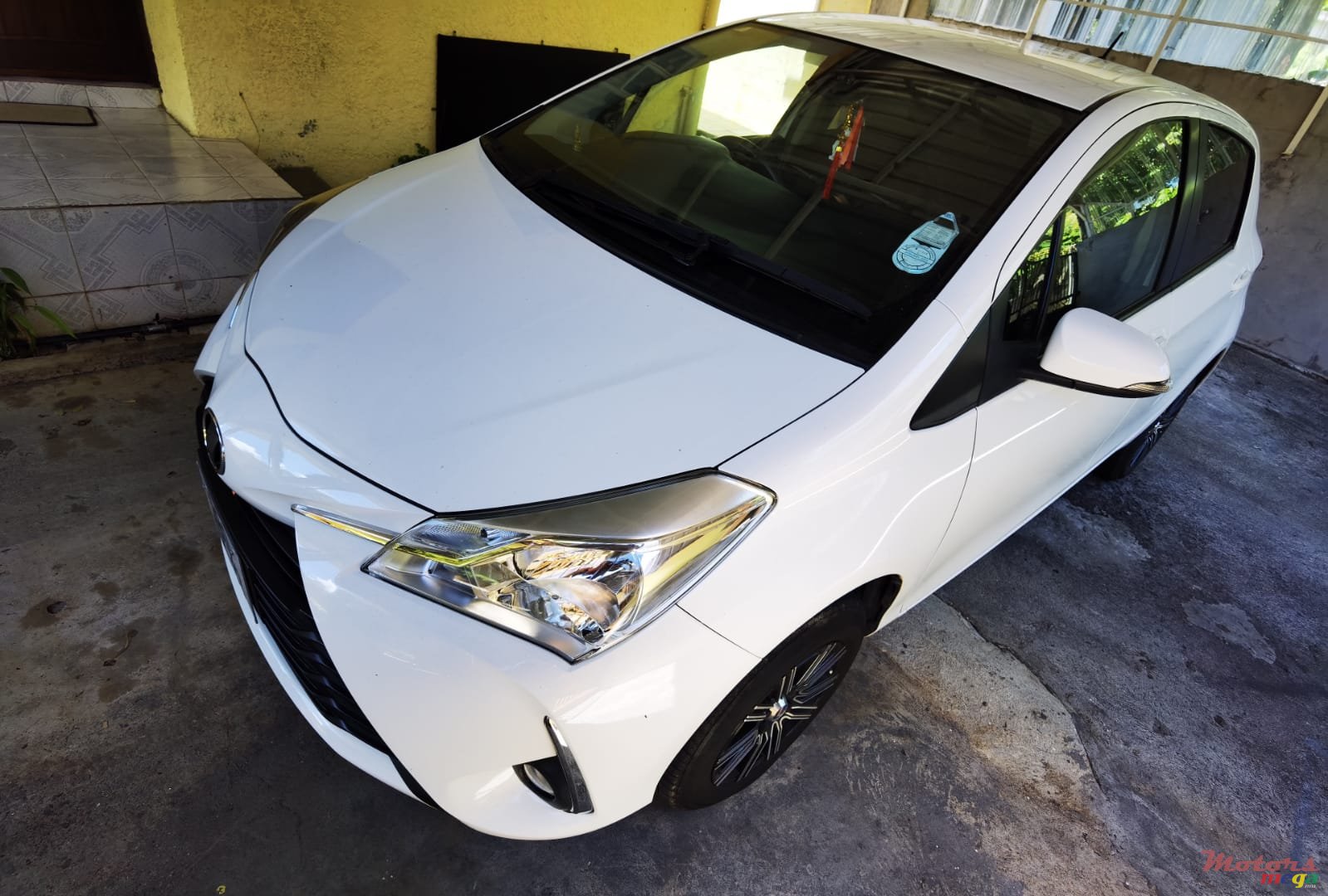 2017' Toyota Vitz photo #2