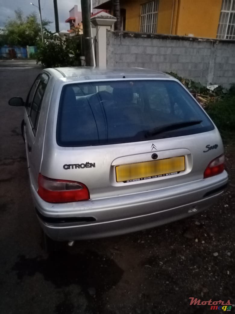 2002' Citroen Saxo photo #2