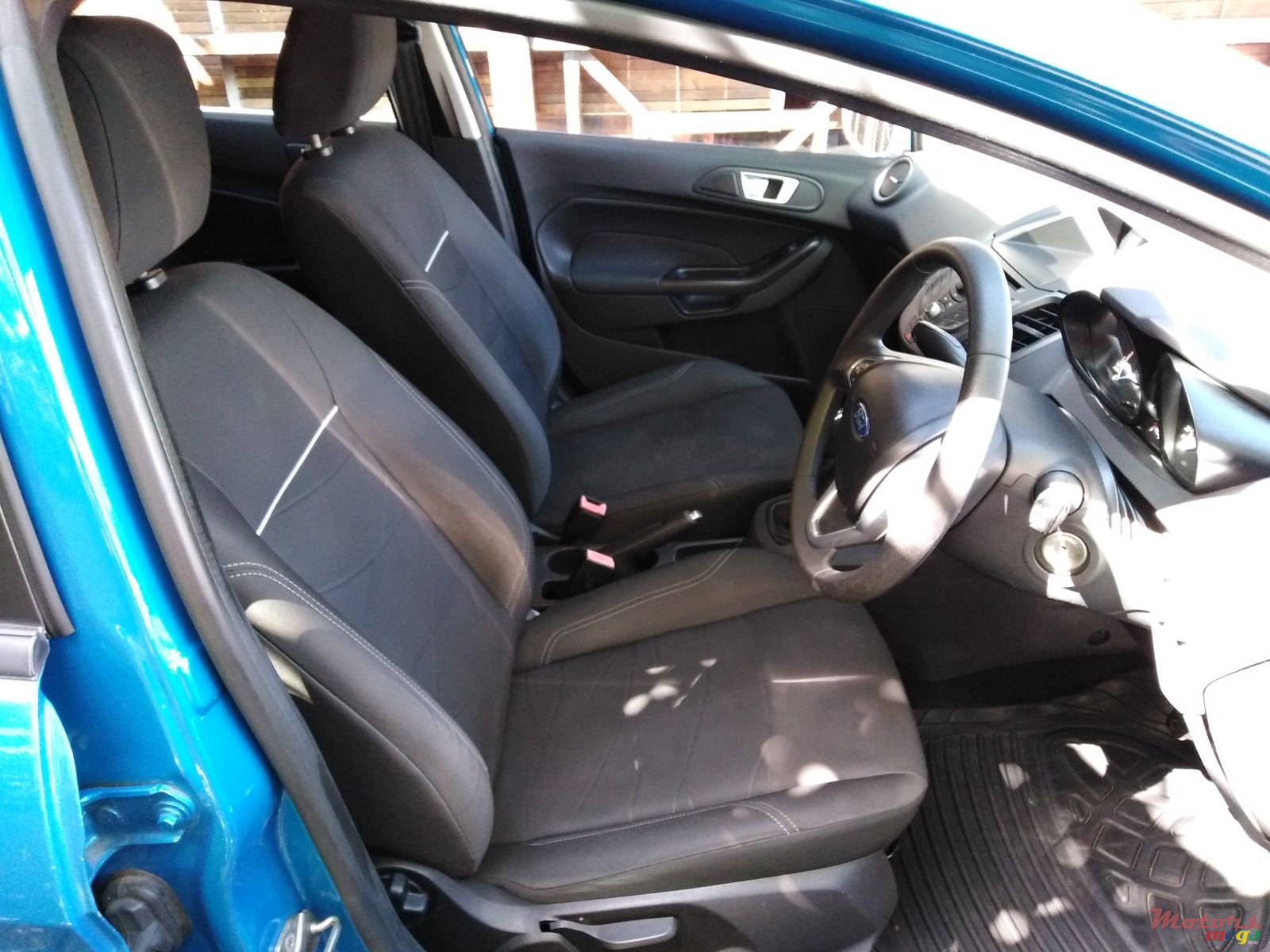 2013' Ford Fiesta Trend photo #4