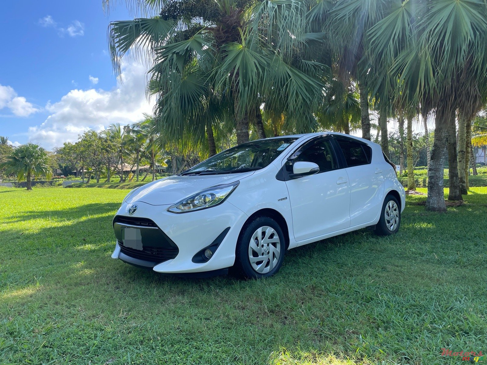 2017' Toyota Aqua photo #3