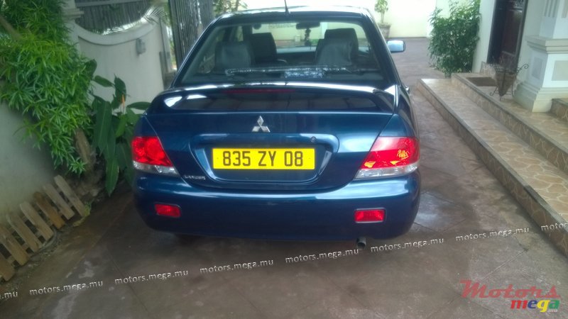 2008' Mitsubishi photo #2