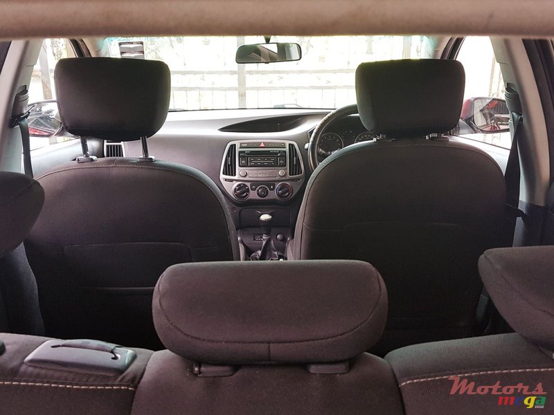 2014' Hyundai i20 Hatchback photo #6