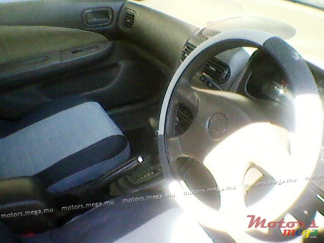 1999' Nissan photo #6