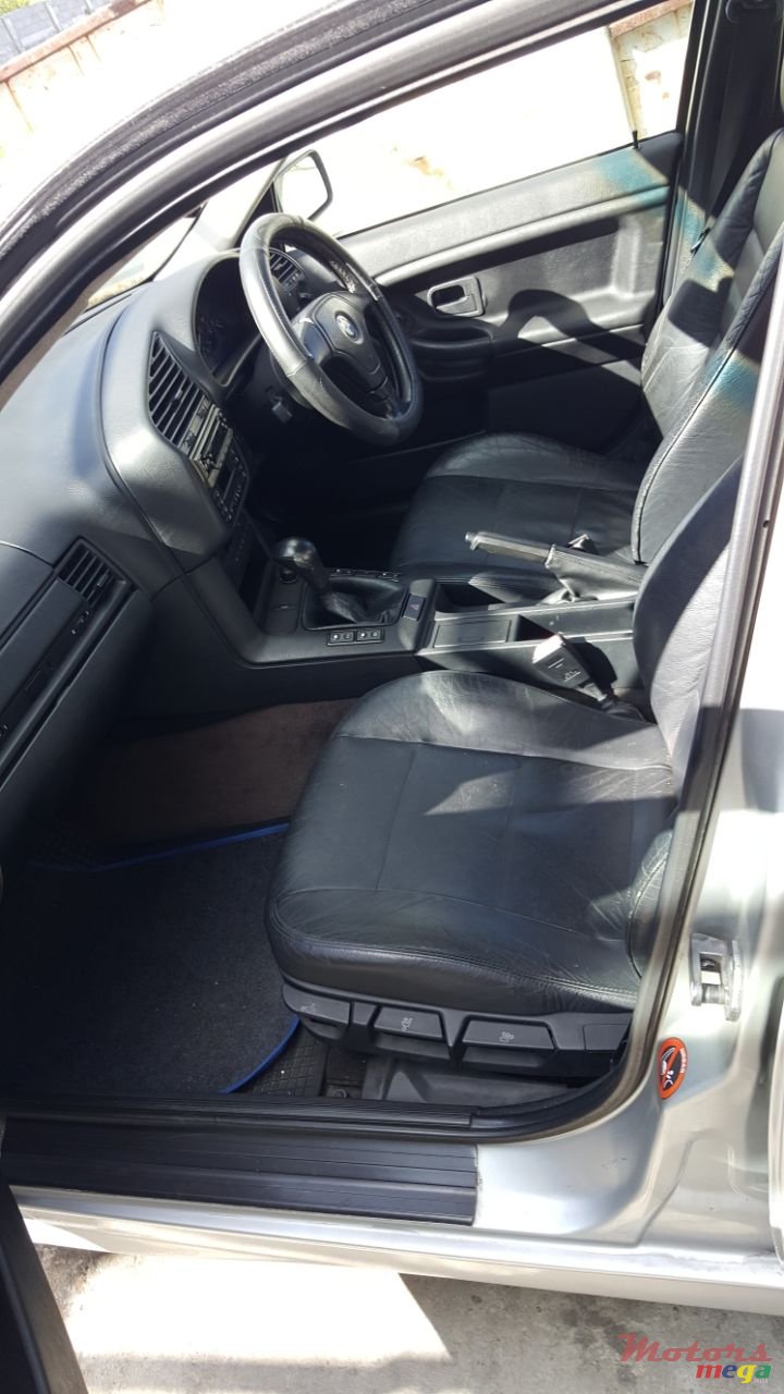 1998' BMW 318 E36 318i photo #3