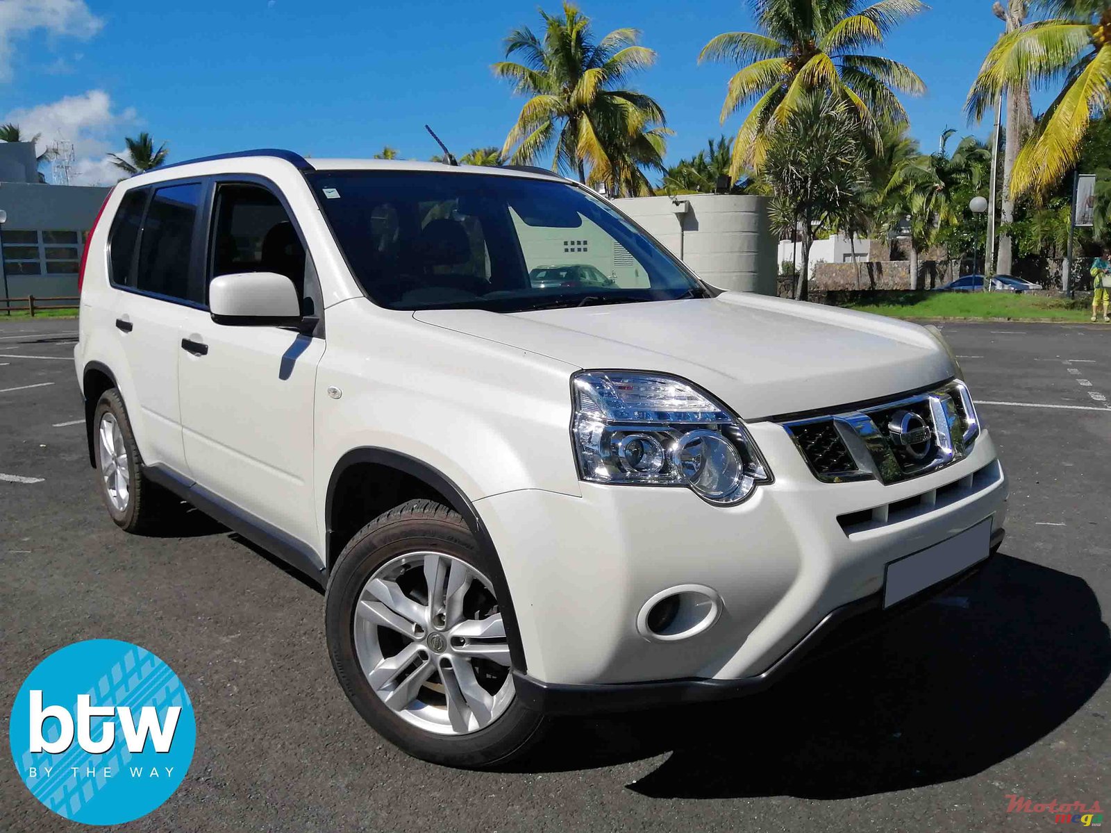 2011' Nissan X-Trail photo #1