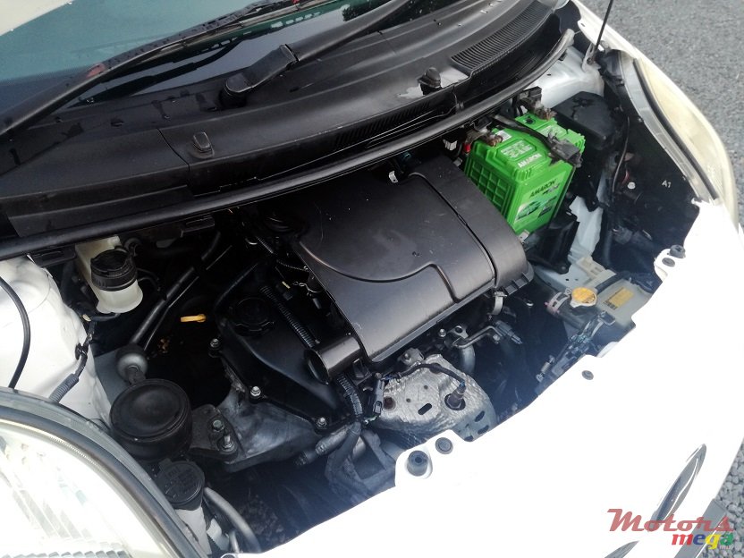 2009' Toyota Vitz Auto 1000cc JAPAN photo #6