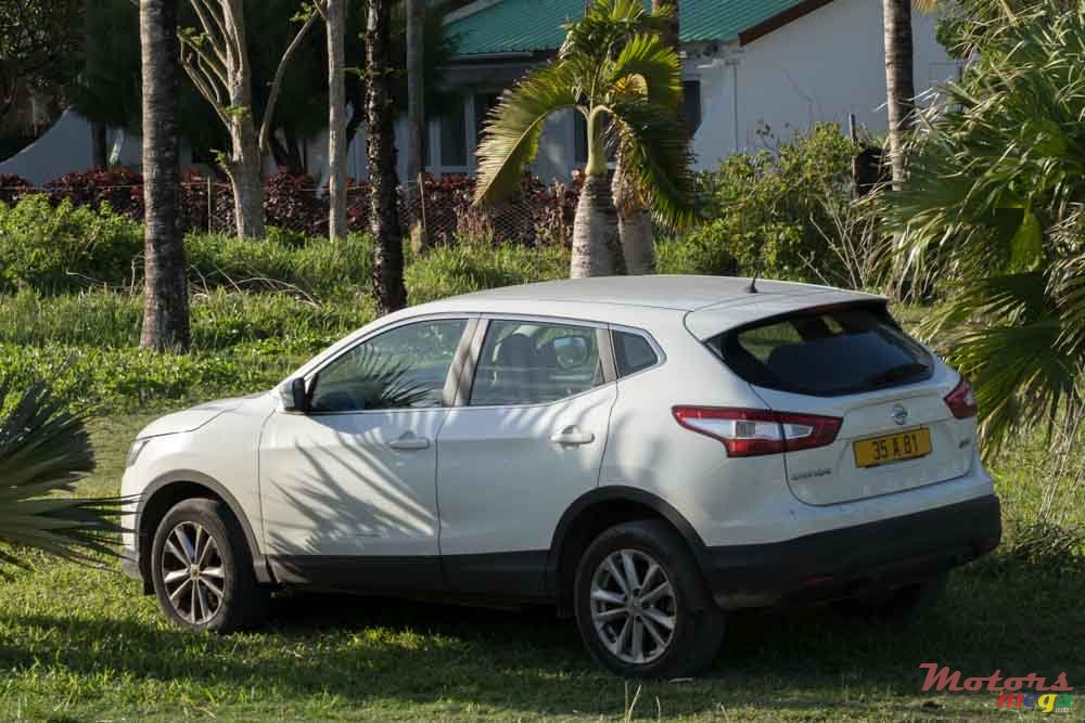 2017' Nissan Qashqai 1.6 DCI VISIA MT 4WD-STD 1598C photo #1