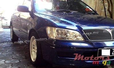 2001' Mitsubishi photo #1