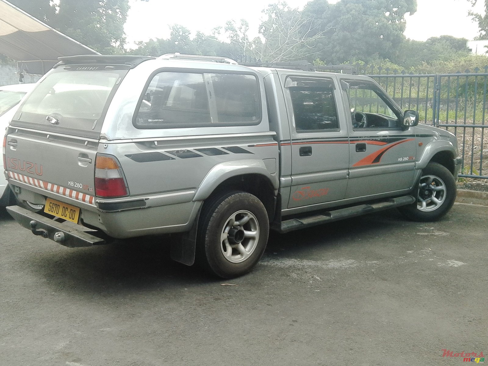 2000' Isuzu i-280 photo #1