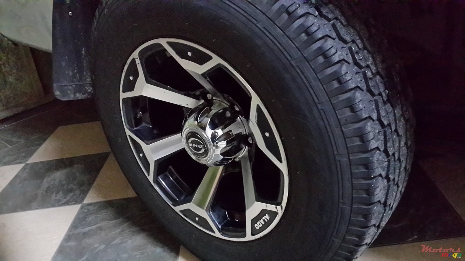 2005' Isuzu LS photo #3