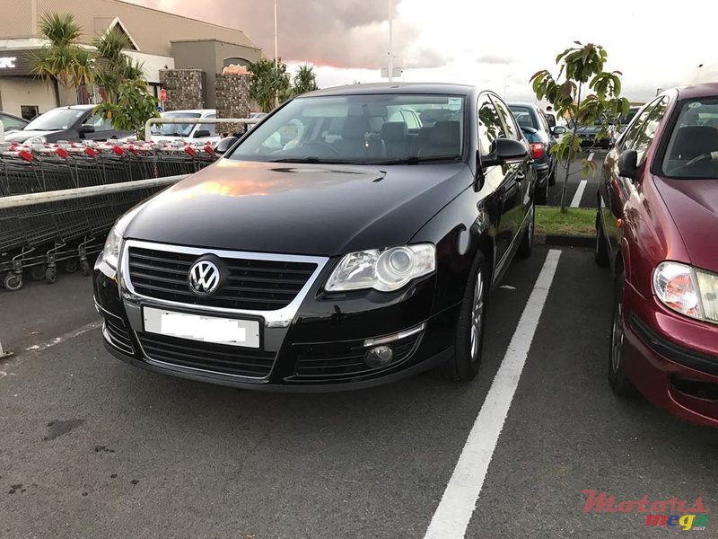 2011' Volkswagen Passat FSI photo #2