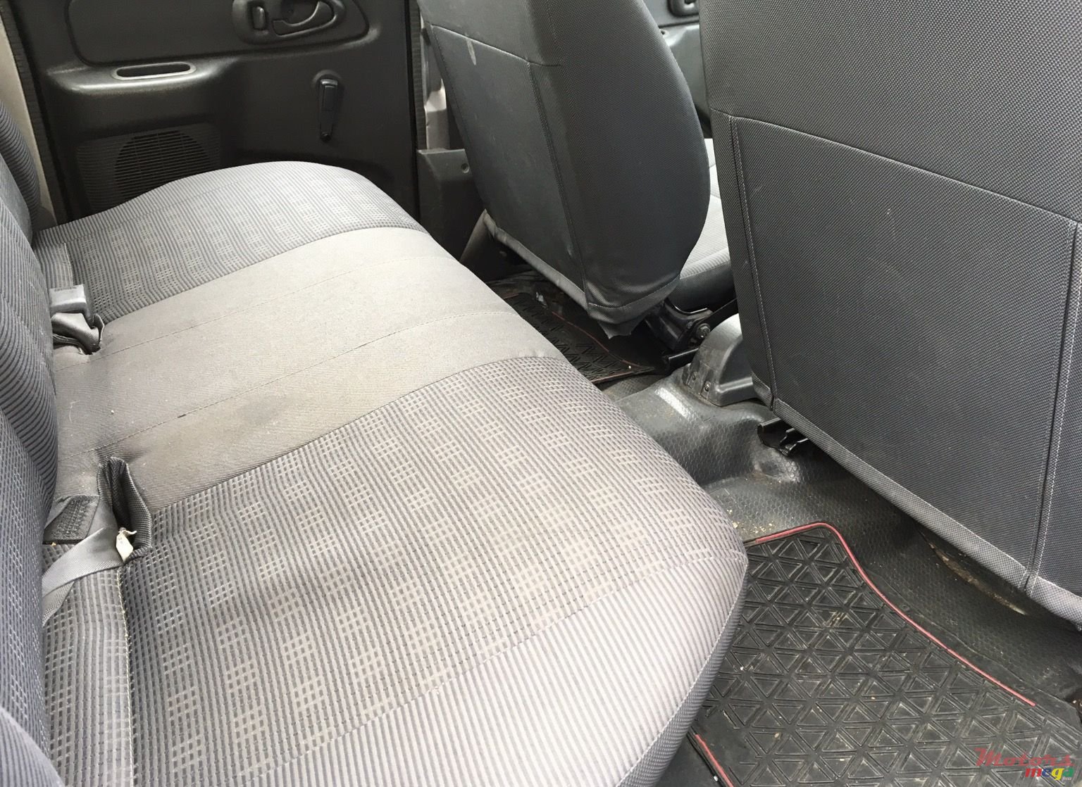 2005' Mitsubishi photo #3