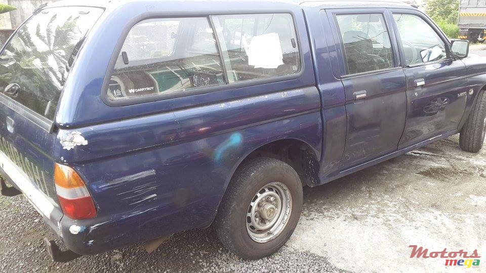 2003' Mitsubishi L 200 photo #2