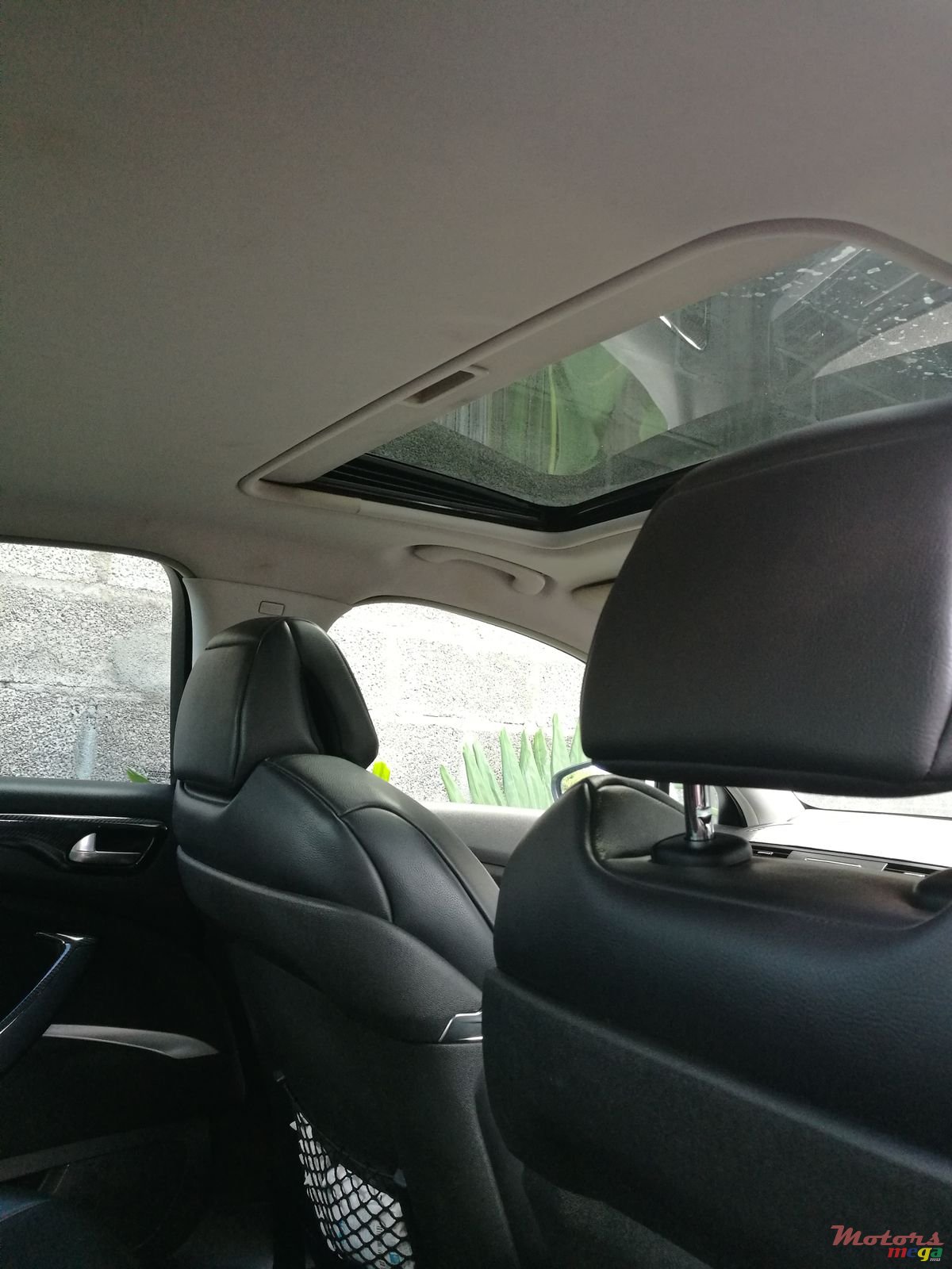 2010' Citroen C5 photo #4