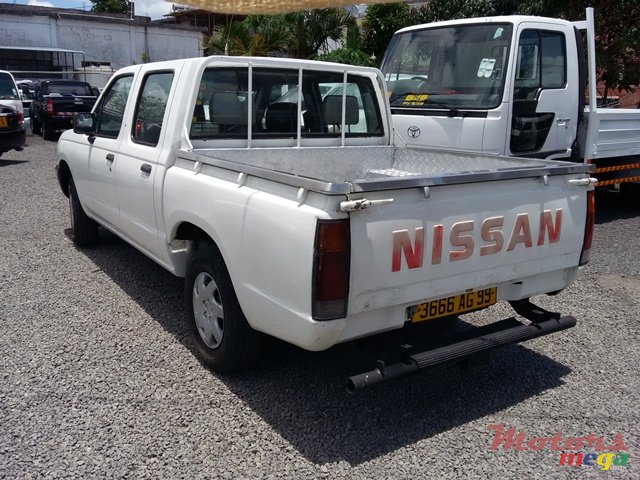 1999' Nissan 2x4 photo #4