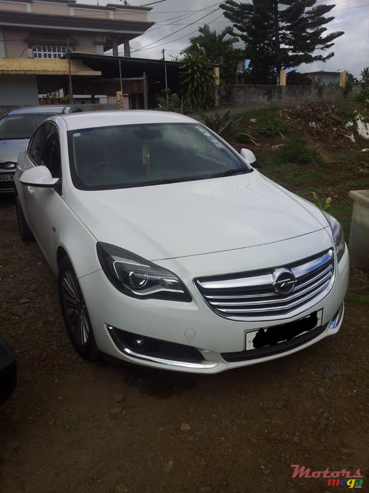 2014' Opel Insignia photo #2