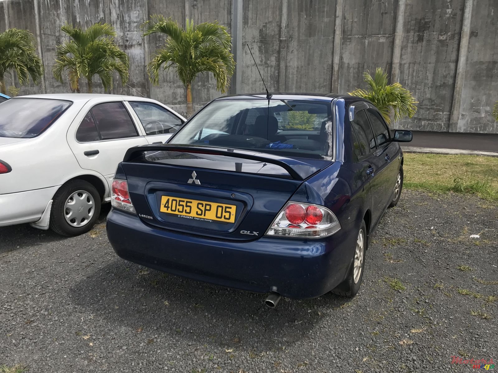 2005' Mitsubishi Lancer photo #2