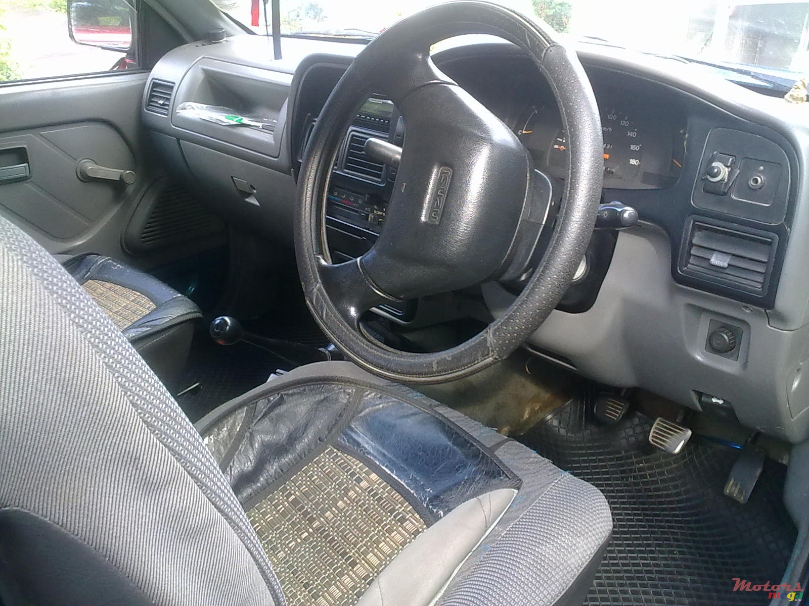 2000' Isuzu Aska photo #4