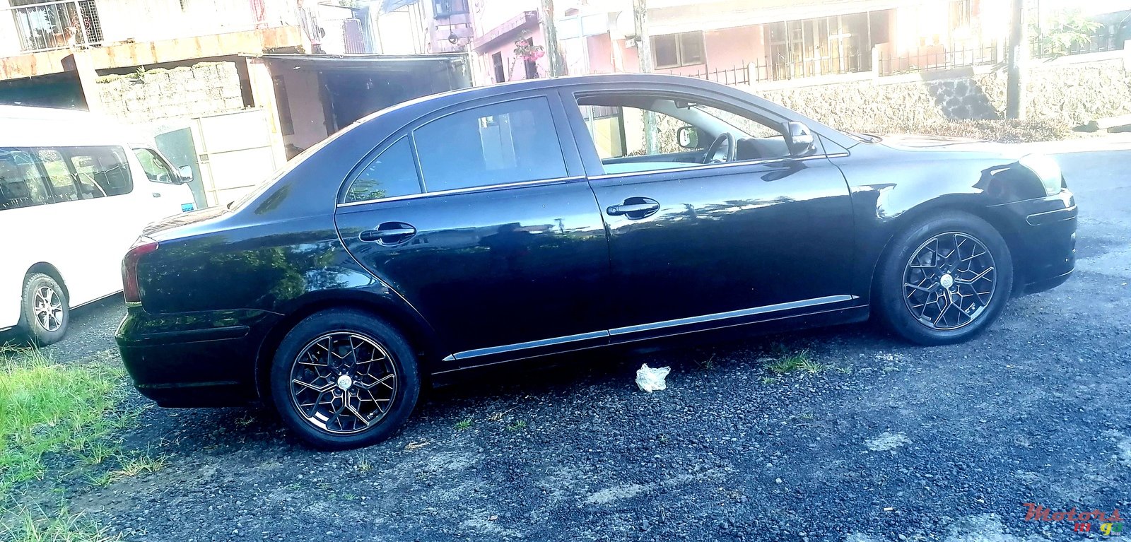 2008' Toyota Avensis photo #3