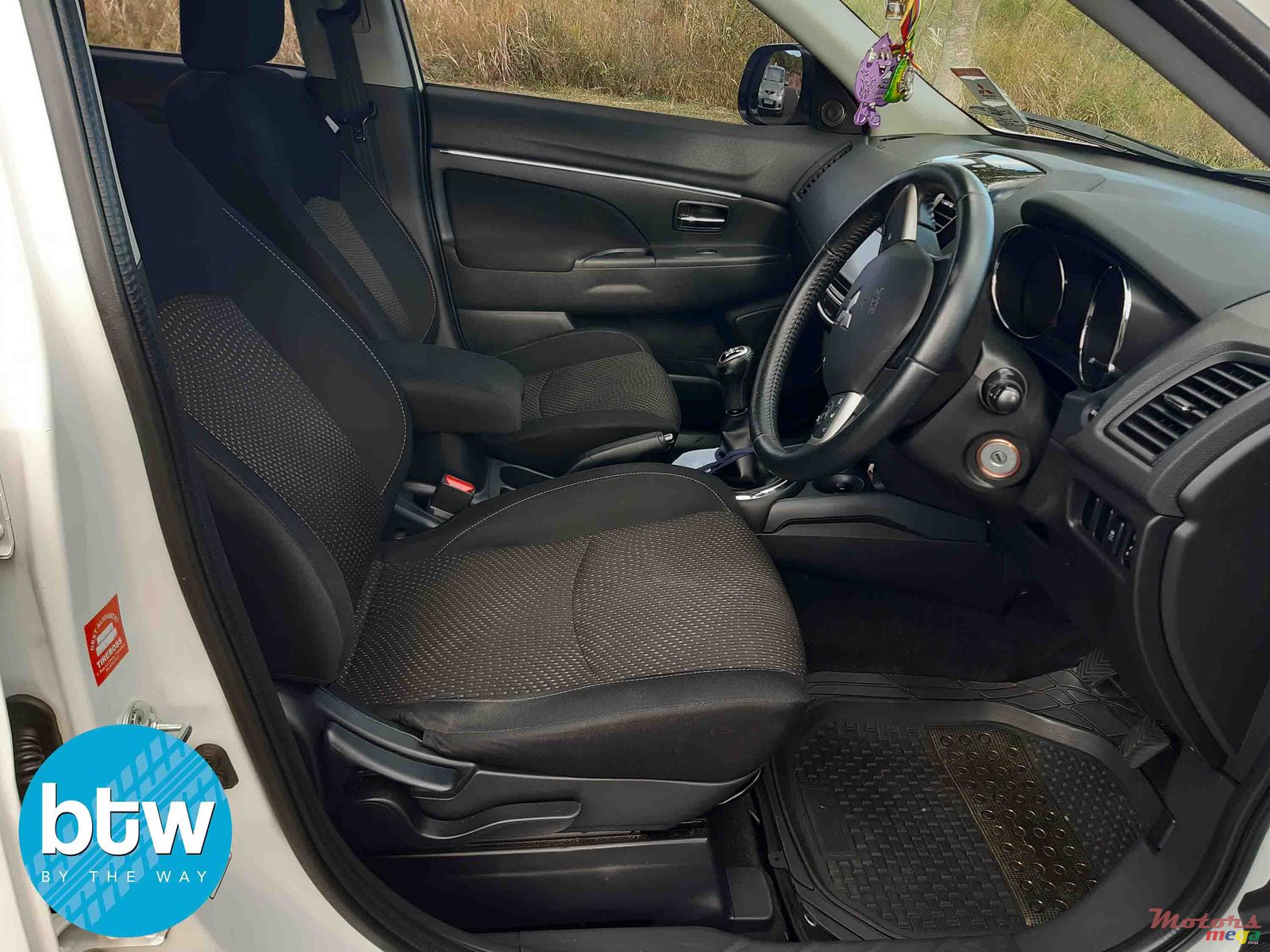 2016' Mitsubishi ASX photo #3