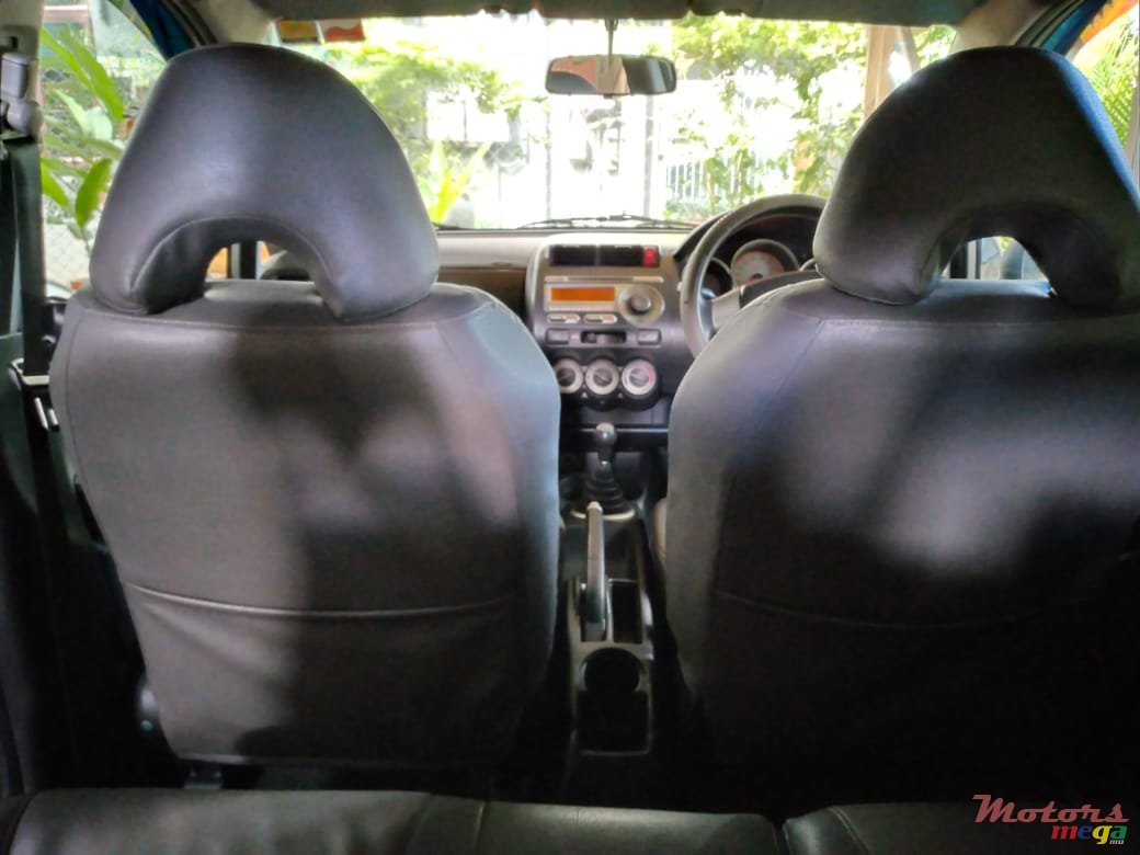 2006' Honda Jazz photo #4