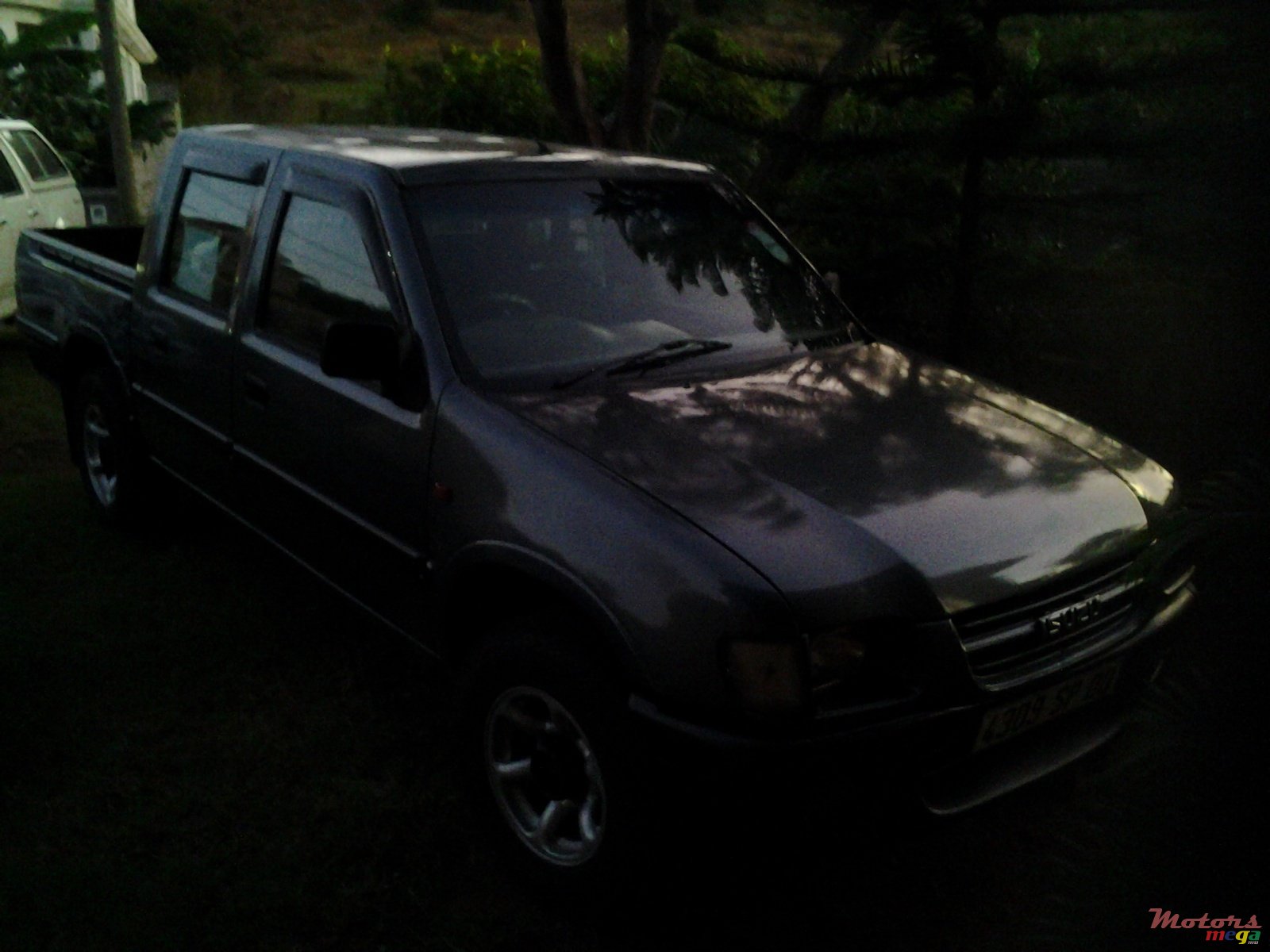 2000' Isuzu Space photo #1