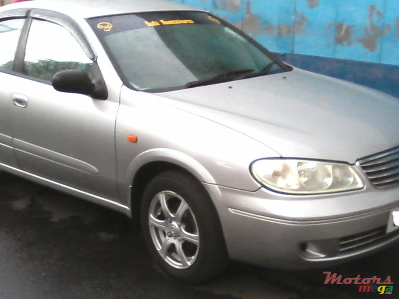 2005' Nissan Sunny photo #1