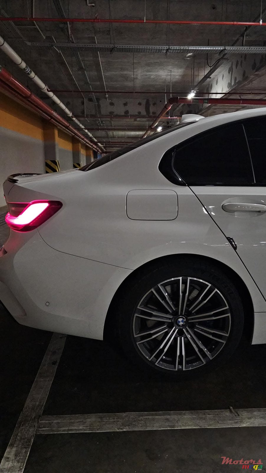 2022' BMW 3 Series photo #3