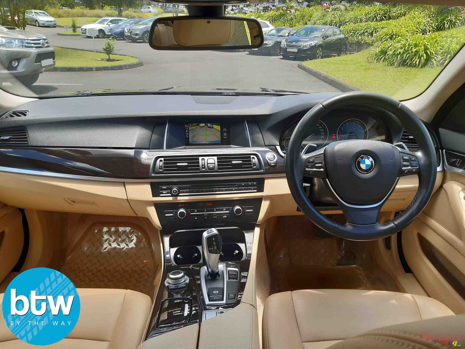 2014' BMW 5 Series 520i photo #5