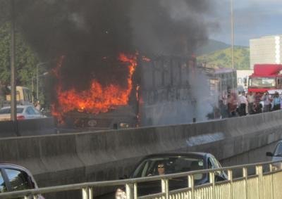Caudan Interchange: NTC Bus on Fire Caused Panic