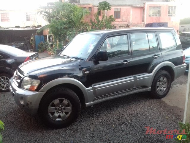 2003' Mitsubishi Pajero photo #6