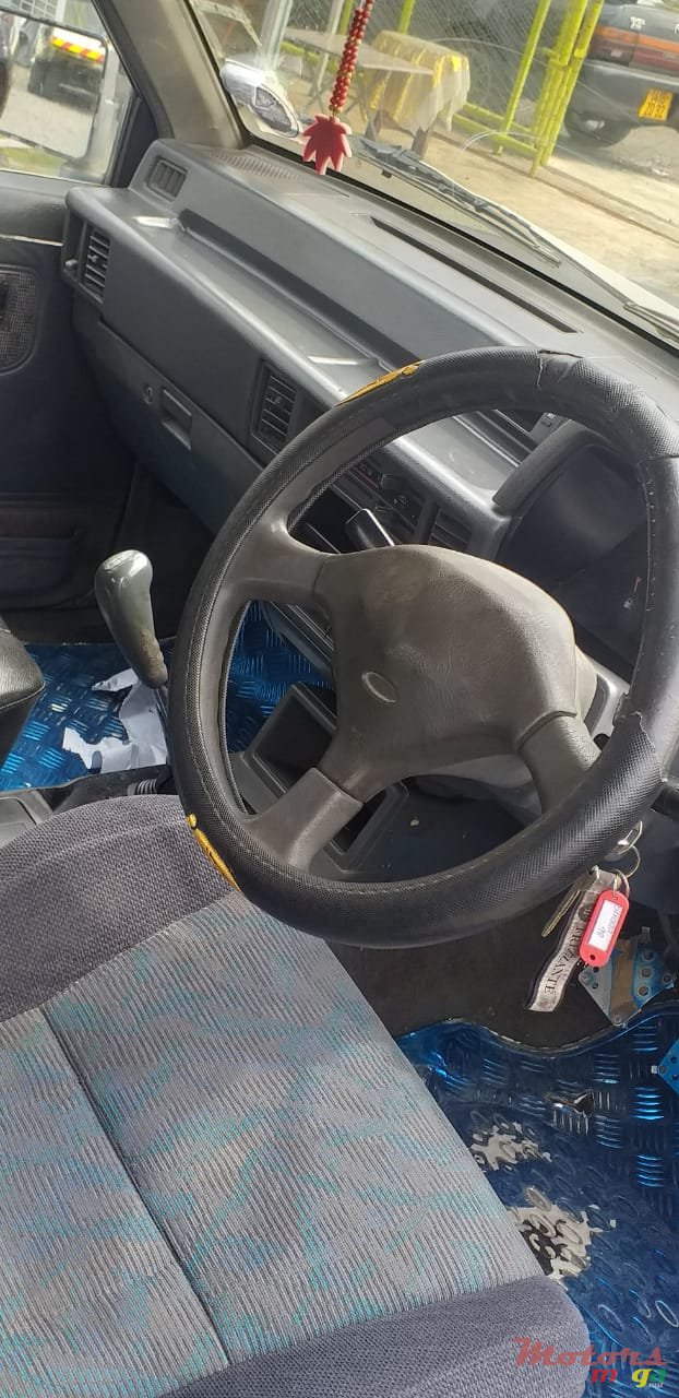 1998' Mitsubishi Starion photo #2