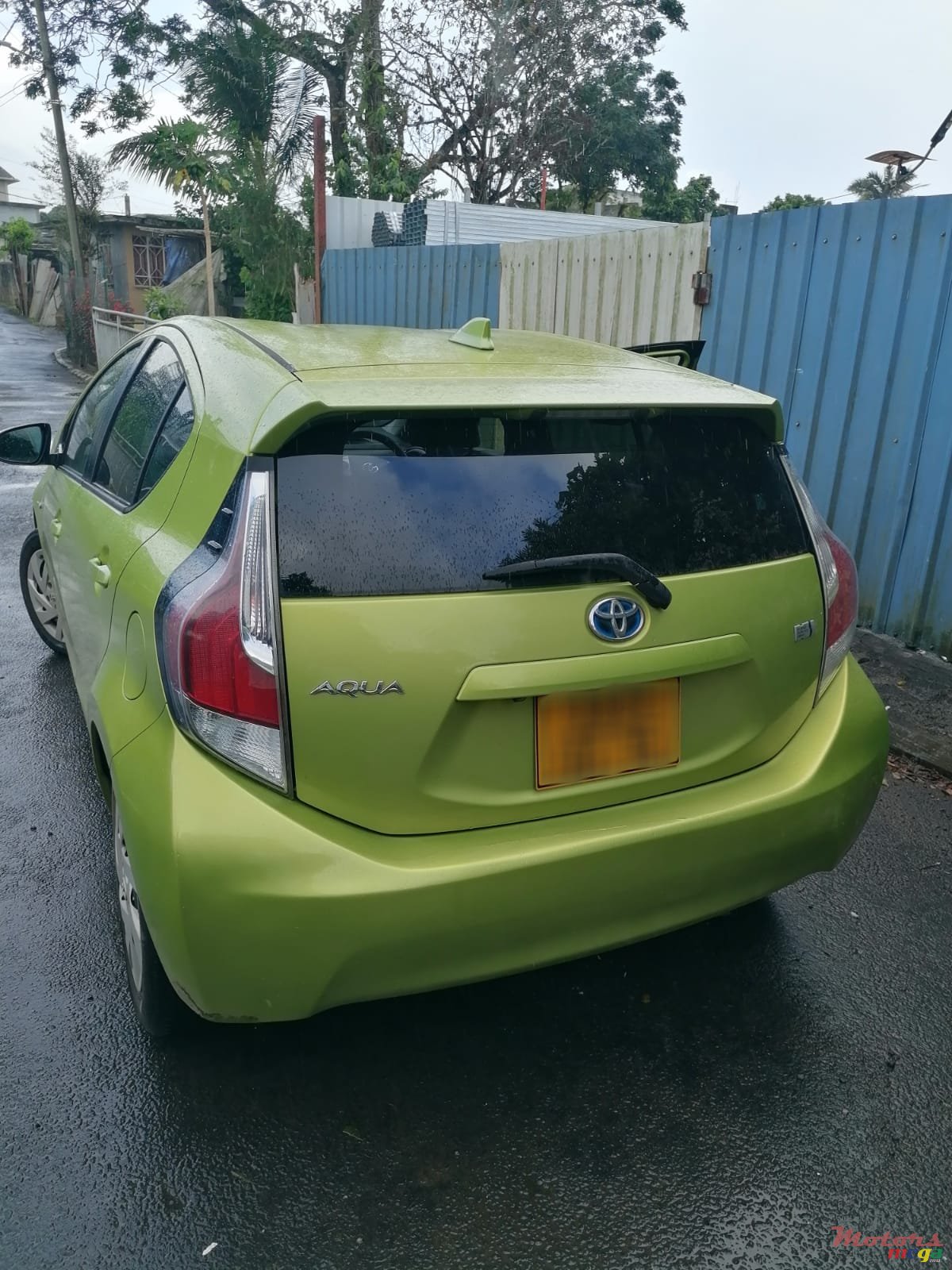 2015' Toyota Aqua photo #3