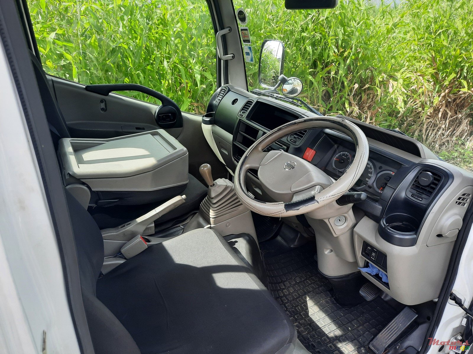 2010' Nissan Atlas photo #2