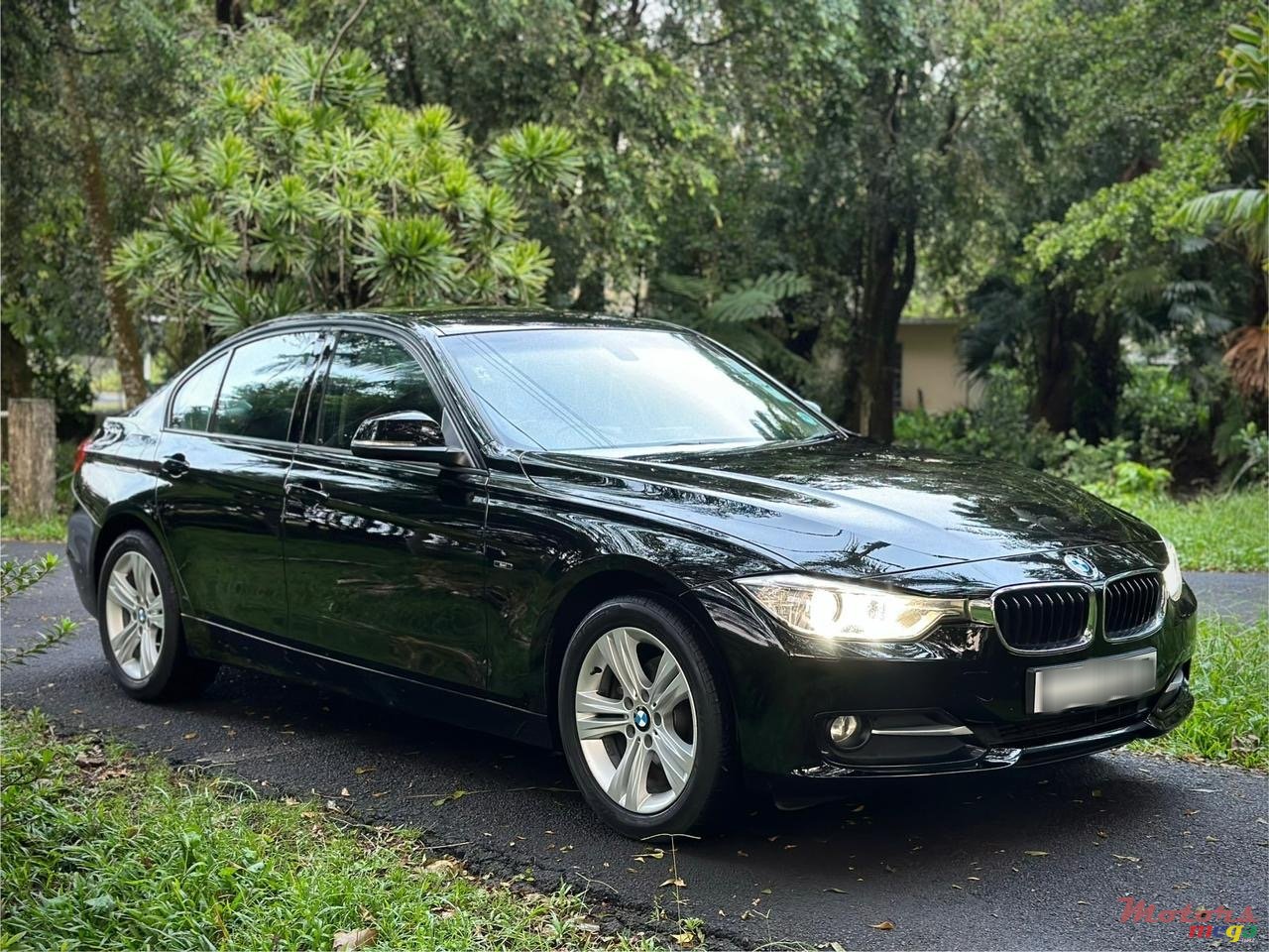 2015' BMW 316i Sport line photo #1