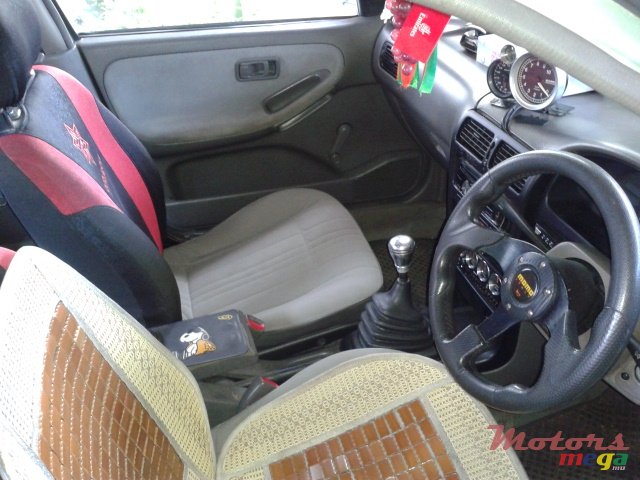 1992' Nissan photo #2