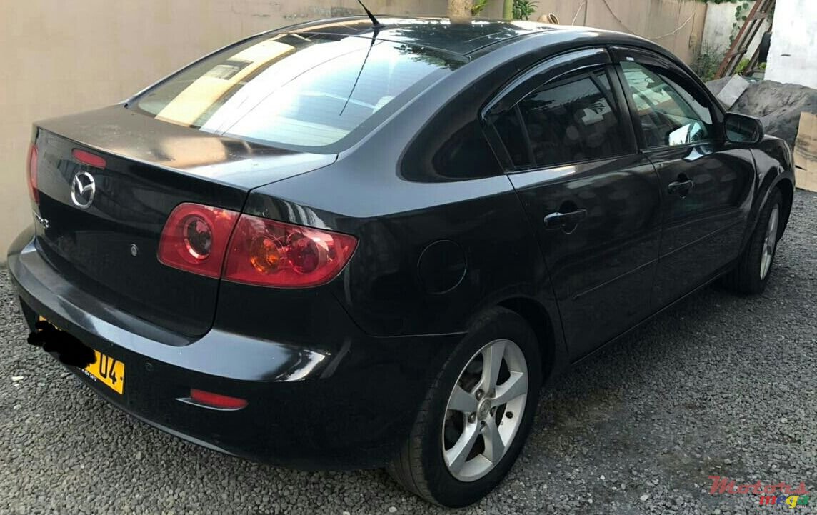 2004' Mazda Mazda3 photo #1