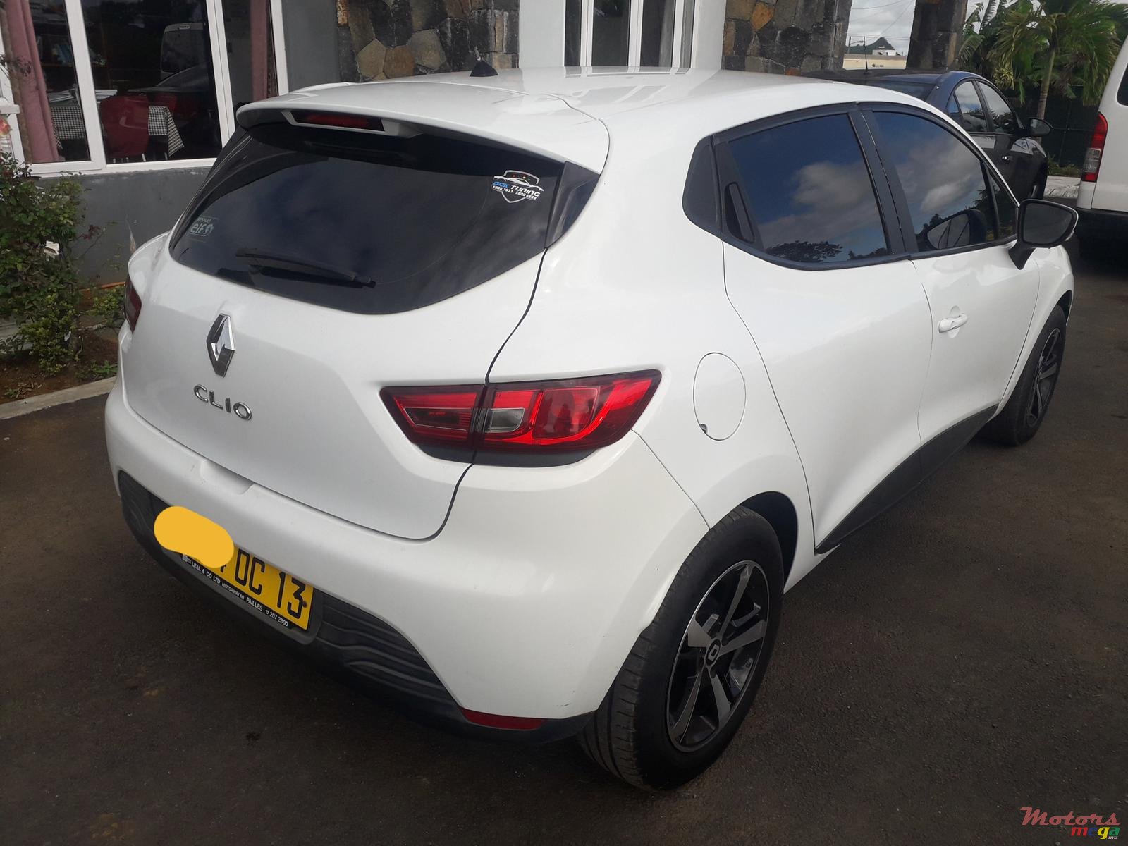 2013' Renault Clio photo #4