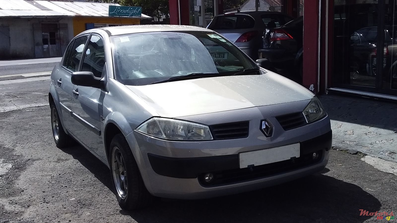 2004' Renault Megane photo #1