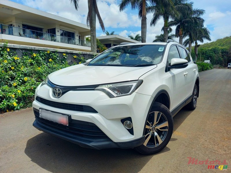 2017' Toyota RAV4 2.0 photo #1