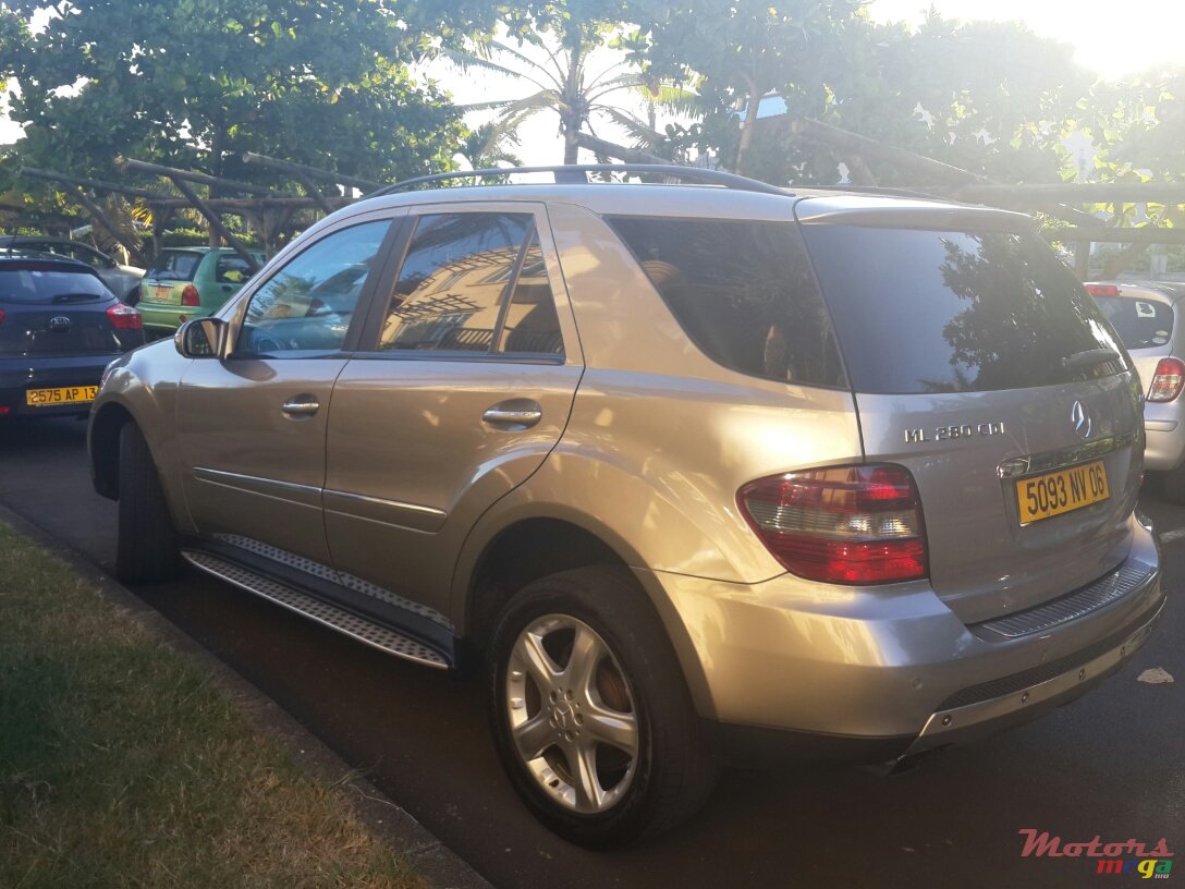 2006' Mercedes-Benz 280 ML photo #3