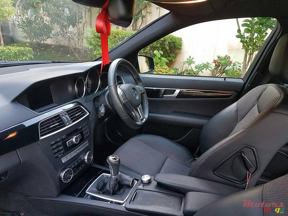 2013' Mercedes-Benz C-Class photo #1